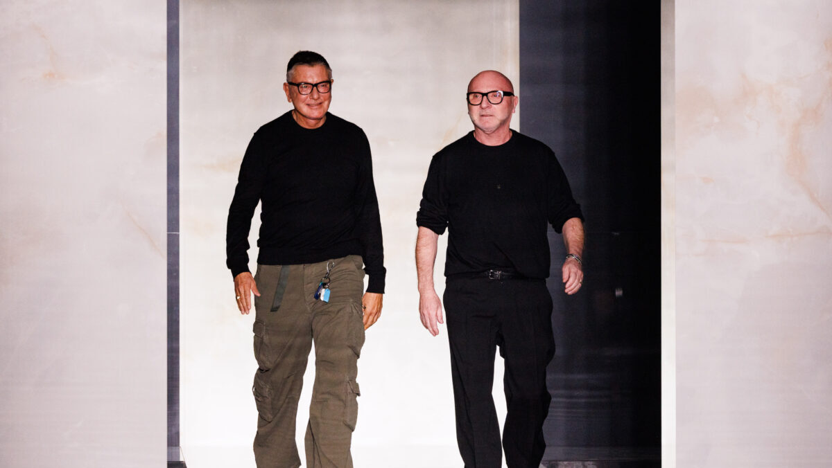 Manager/ D&G, Stefano Gabbana lascia la presidenza del gruppo, al suo posto Alfonso Dolce. La storia del fondatore della maison Manager/ D&G, Stefano Gabbana lascia la presidenza del gruppo, al suo posto Alfonso Dolce. La storia del fondatore della maison