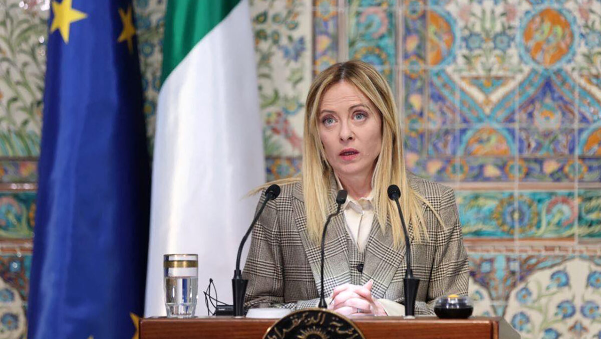 Golfo, Meloni arriva in Qatar: incontrerà lo sceicco Al Thani. A Gedda colloquio con Bin Salman su energia e Stretto di Hormuz Golfo, Meloni arriva in Qatar: incontrerà lo sceicco Al Thani. A Gedda colloquio con Bin Salman su energia e Stretto di Hormuz