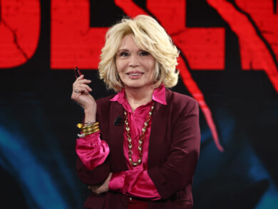 Belve riparte da Amanda Lear: i racconti su Dalì, Bowie e il marito morto in un incendio. Le anticipazioni della prima puntata