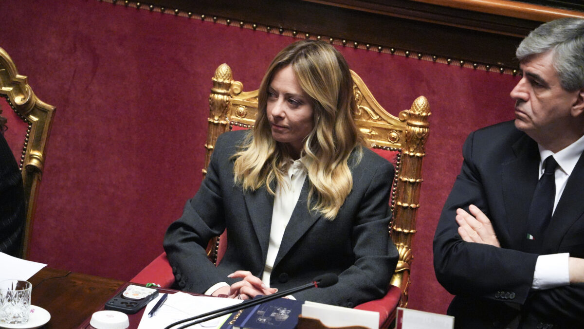 Patto di stabilità, la Commissione Ue smentisce Meloni: “Non ci sono le condizioni per attivare la clausola di salvaguardia” Patto di stabilità, la Commissione Ue smentisce Meloni: “Non ci sono le condizioni per attivare la clausola di salvaguardia”