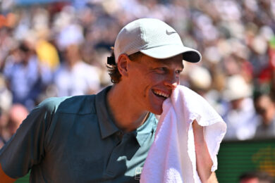 Sinner piega Auger-Aliassime e vola in semifinale a Montecarlo: ora Zverev, finale nel mirino e primo posto nel ranking ATP possibile