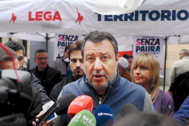 Milano blindata per il Remigration Summit, attesi tre cortei di protesta. Salvini: “In piazza contro l’Europa sorda e nemica”