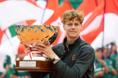 Sinner maestro delle finanze: ecco come gestisce il suo impero milionario tra Monaco e l’Italia (tutto legalmente). Il modello Jannik