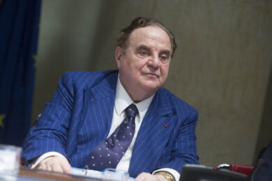 IWG, utile quasi azzerato nel 2024: i conti rallentano per l’ex manager di Stato Giancarlo Elia Valori