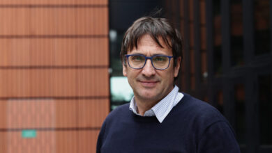 Omicidio Pavia, lo psicologo: “Violenza giovanile? Facile dare la colpa ai social. Gli adolescenti soffrono perché gli adulti non li ascoltano”