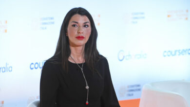 Claudia Conte sulla relazione con Piantedosi: “Parlerò il prima possibile, e presto avrete tutte le risposte. Ma basta con l’odio”