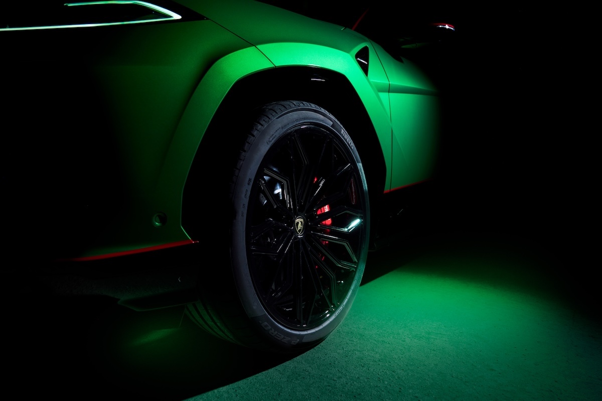 Alla Milano Design Week debutta la Urus SE Tettonero Capsule
