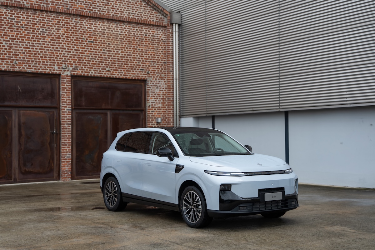 Leapmotor B10 REEV, il SUV ibrido che punta sulla concretezza