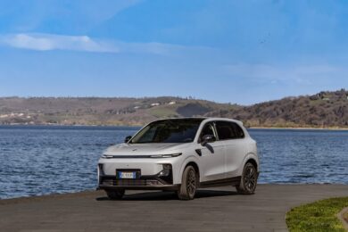 Leapmotor B10 REEV, il SUV ibrido che punta sulla concretezza