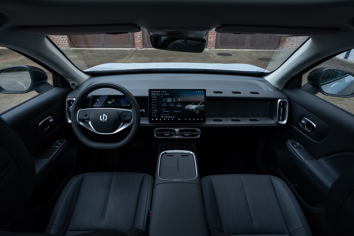 Leapmotor B10 REEV, il SUV ibrido che punta sulla concretezza