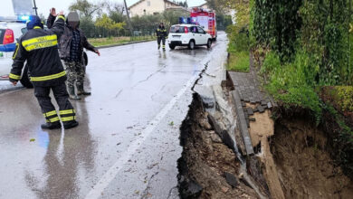 Maltempo, Italia spaccata in due: in Molise crolla il ponte sulla statale Adriatica al confine con l’Abruzzo. L’esercito libera 13 persone intrappolate in un hotel