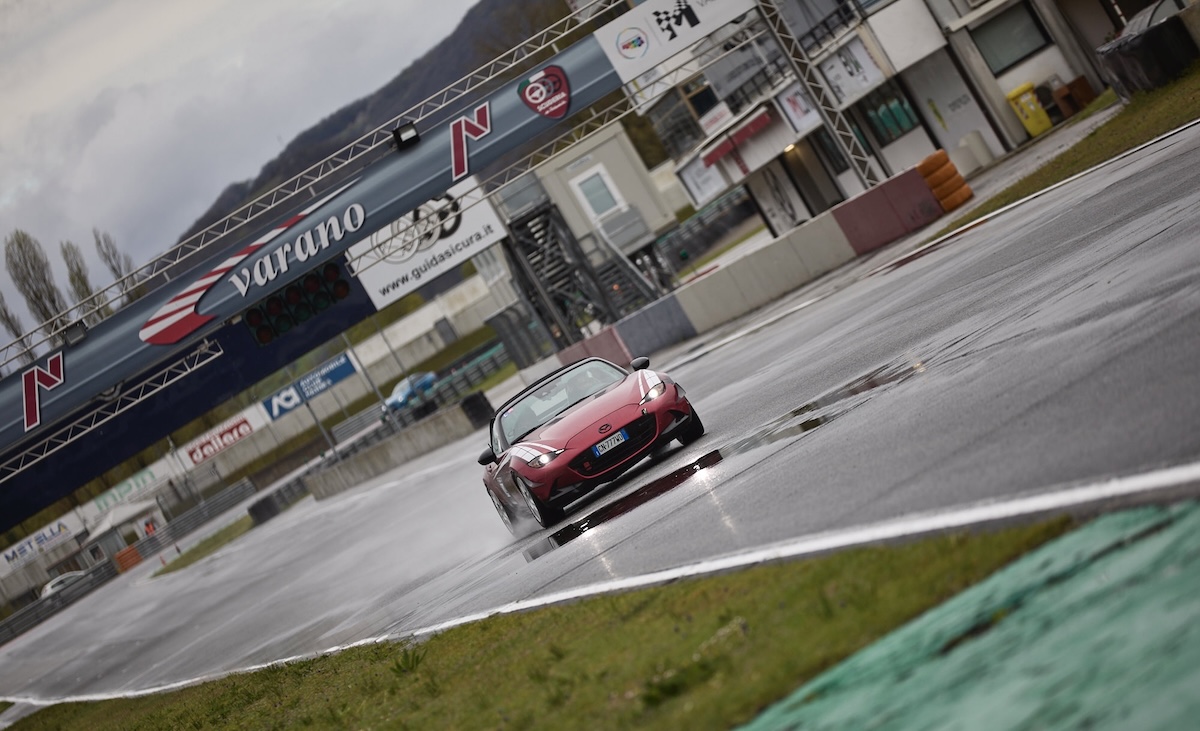 MX-5, Mazda porta a Varano il culto della roadster giapponese