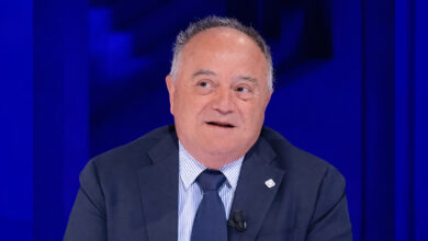 Nicola Gratteri si commuove in tv: “Una vita sotto scorta lontano dai miei figli”, il racconto da Berlinguer