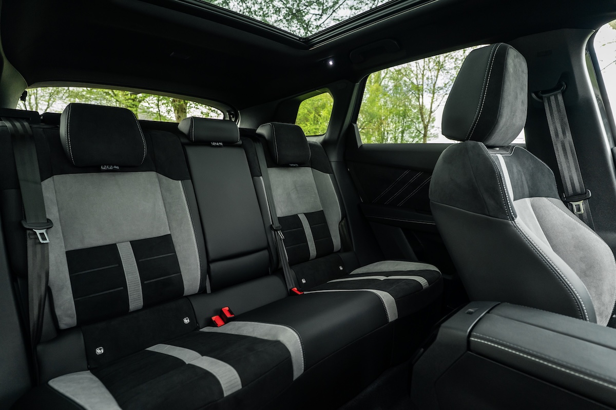 Opel Grandland Electric AWD, il SUV elettrico 4×4 da 325 CV