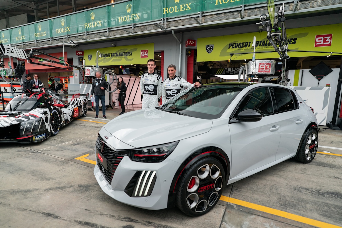 Peugeot 208 GTi torna e diventa elettrica: 280 CV e anima sportiva Peugeot 208 GTi torna e diventa elettrica: 280 CV e anima sportiva