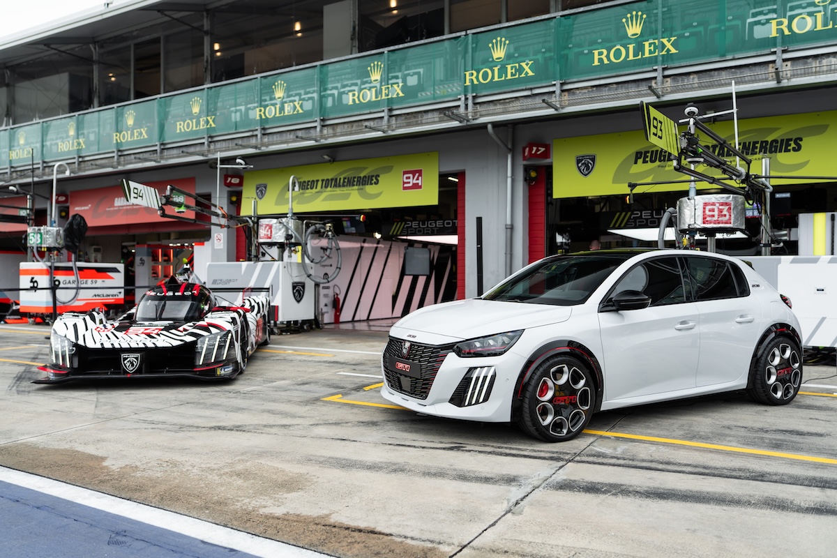 Peugeot 208 GTi torna e diventa elettrica: 280 CV e anima sportiva Peugeot 208 GTi torna e diventa elettrica: 280 CV e anima sportiva