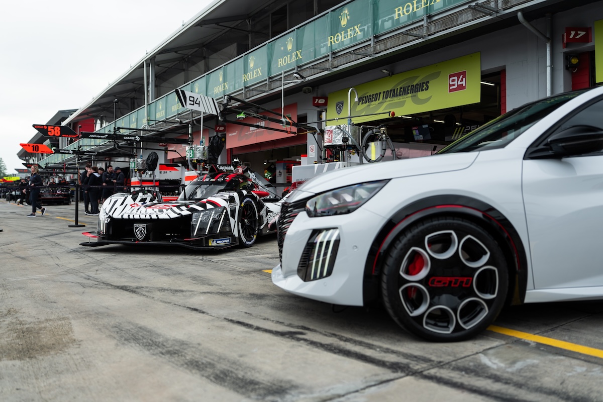 Peugeot 208 GTi torna e diventa elettrica: 280 CV e anima sportiva Peugeot 208 GTi torna e diventa elettrica: 280 CV e anima sportiva