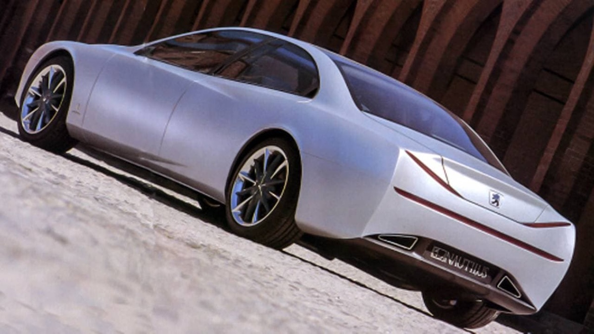 Peugeot Nautilus, il concept che sfidò le berline anni 90