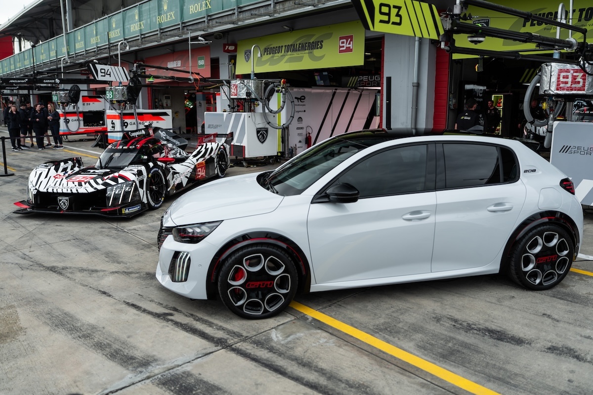 Peugeot 208 GTi torna e diventa elettrica: 280 CV e anima sportiva Peugeot 208 GTi torna e diventa elettrica: 280 CV e anima sportiva