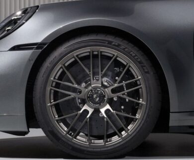 Porsche 911 Turbo S, Pirelli firma il nuovo P Zero R su misura