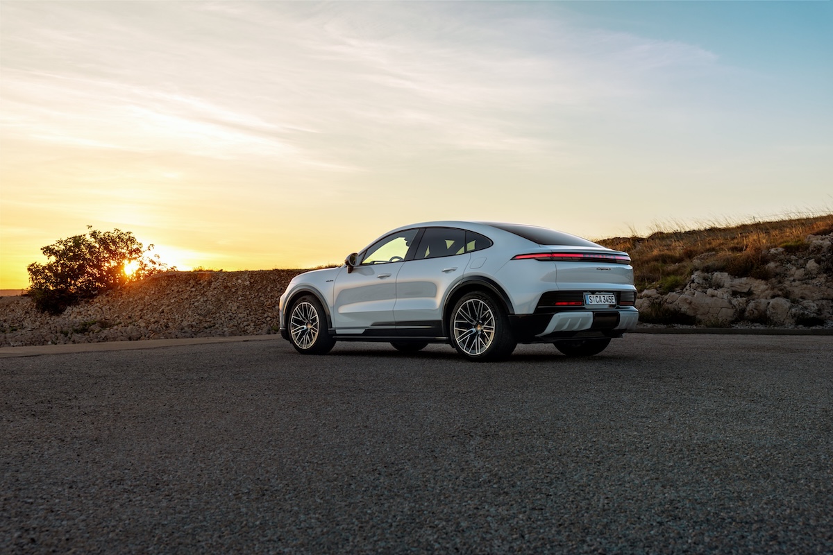 Porsche spinge sull’elettrico premium con la nuova Cayenne Coupé