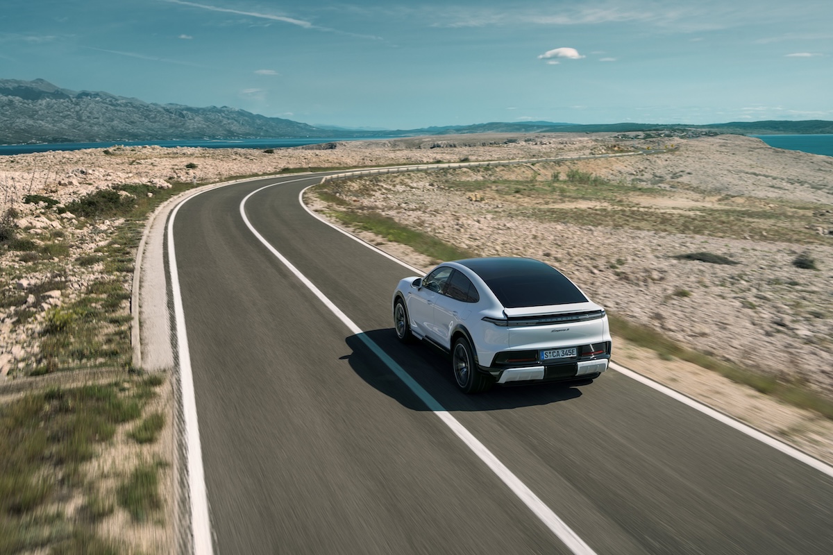 Porsche spinge sull’elettrico premium con la nuova Cayenne Coupé