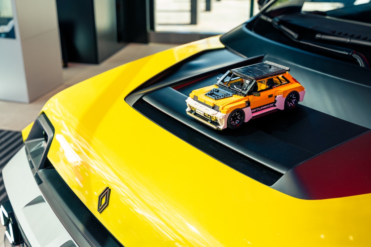 Renault 5 Turbo 3E diventa LEGO: servono 10mila voti