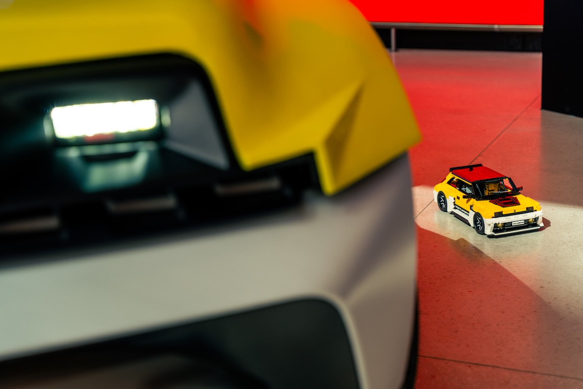 Renault 5 Turbo 3E diventa LEGO: servono 10mila voti