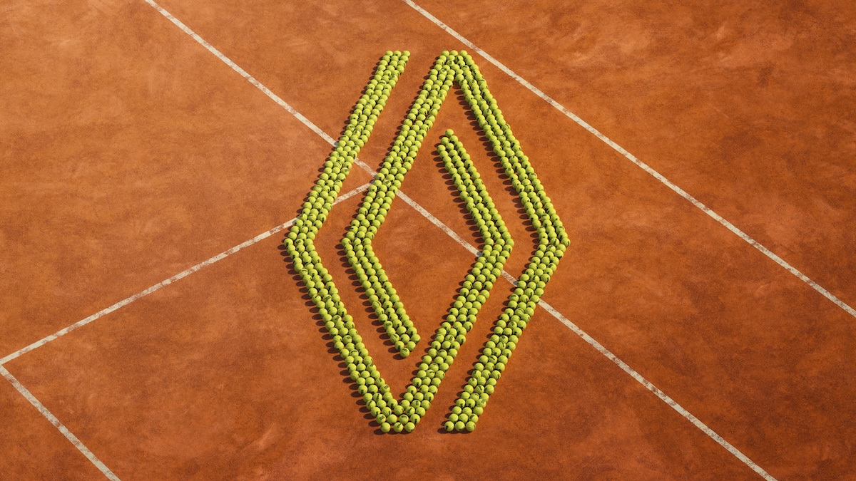 La  Renault 4 E-Tech si svela a Parigi: anteprima al Roland-Garros