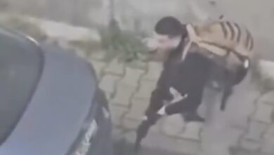 Attacco a Istanbul, spunta il video di uno degli assalitori pronto a sparare con il fucile