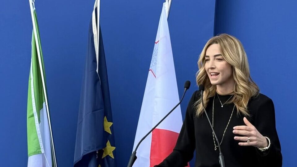 Che tempo che fa, colpo da maestro per Fazio: porta in studio la sindaca più ambita del momento. Ecco chi è. Anticipazioni