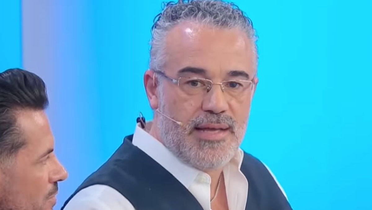 Uomini e Donne, segnalazione su Sara e Alessio: “Si vedevano di nascosto”. Intanto torna Sebastiano Uomini e Donne, segnalazione su Sara e Alessio: “Si vedevano di nascosto”. Intanto torna Sebastiano