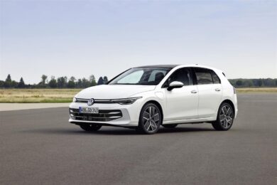 Volkswagen rilancia Nuova Golf: spot, storia e offerta di aprile