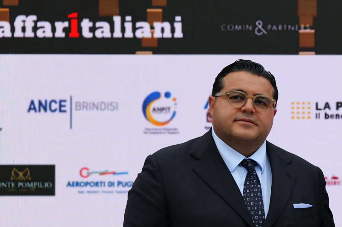 Uomini e Affari, Antelmi sale al 100%. Liquidate Brave Capital ed Esclusiva Srl