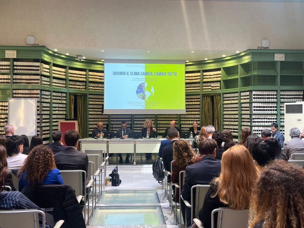 Guerra, L’Abbate (M5s): “Prego il governo di agire in fretta sulle rinnovabili. Il modello giusto? Quello della Spagna”