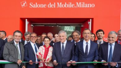 Salone del Mobile 2026, Milano riparte dal design: 1.900 espositori e una “risposta forte dal mondo”