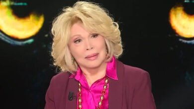 Amanda Lear choc a Belve: “Con Salvador Dalí niente sesso, era impotente”