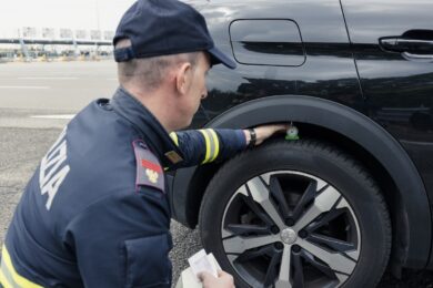 Vacanze Sicure 2026, la Polizia Stradale controlla le gomme