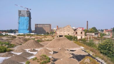 Casa a Milano, vivere con lo stipendio non basta: fino al 60% del reddito finisce tra affitto e trasporti