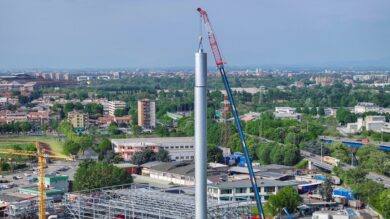 Sesto San Giovanni, installato il camino della linea fanghi della biopiattaforma ZeroC