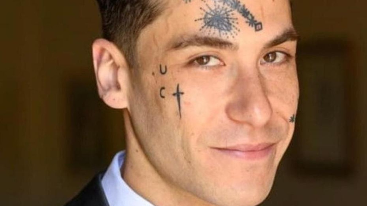 Milano, morto dopo essere stato immobilizzato davanti alla sede Sky: assolti i due vigilantes