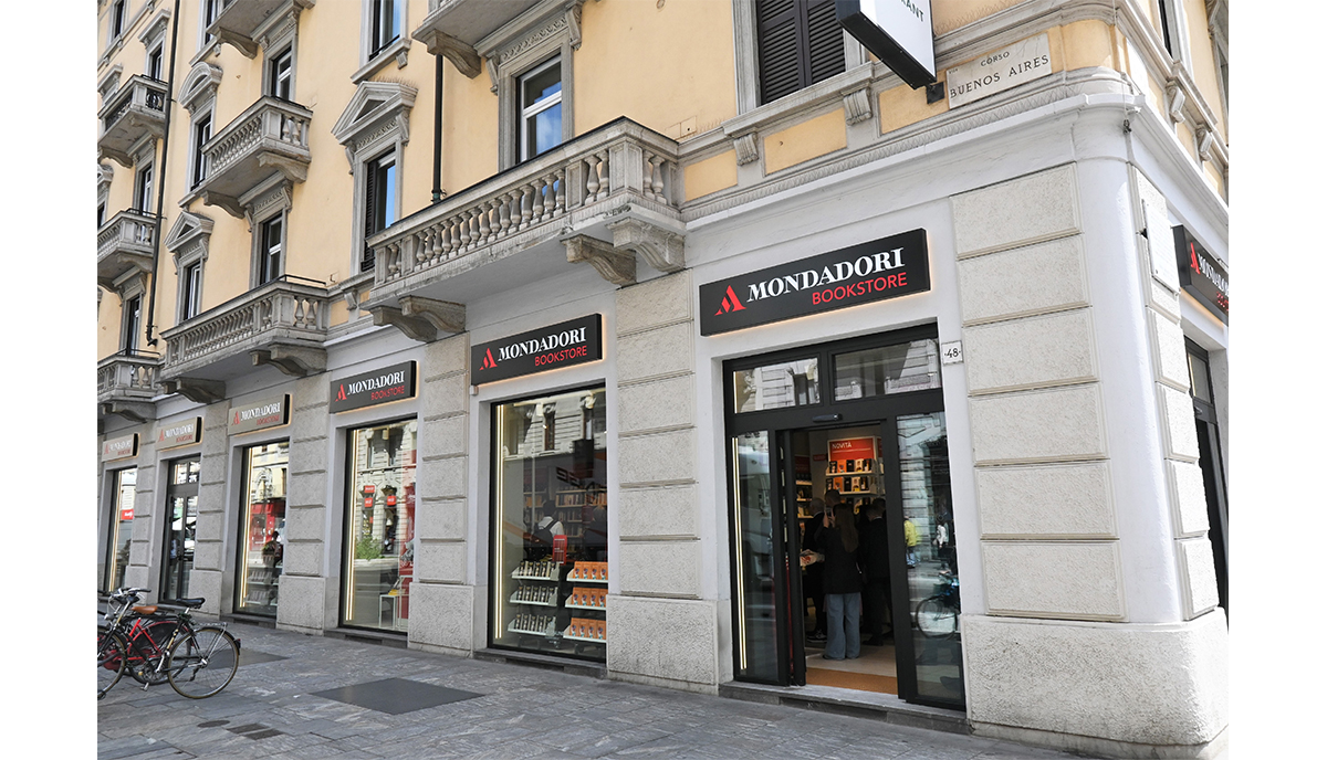 Mondadori Bookstore un nuovo spazio di cultura  a Milano