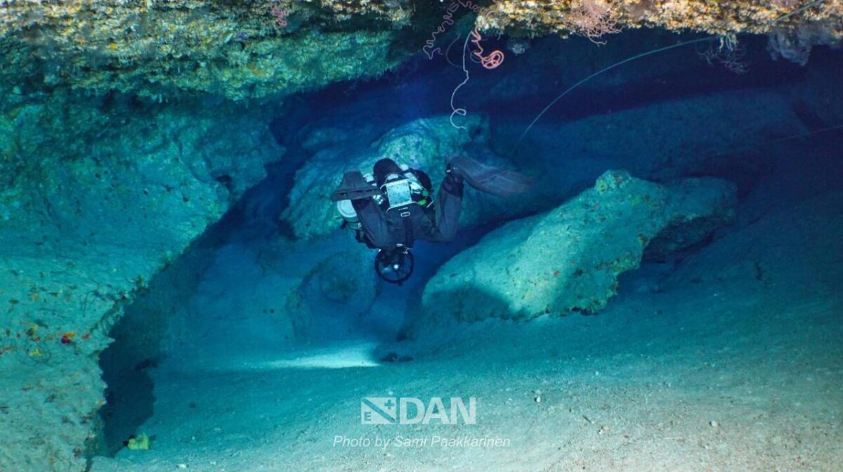 Maldive, ecco dove sono morti i cinque sub italiani. Le prime foto della grotta Maldive, ecco dove sono morti i cinque sub italiani. Le prime foto della grotta