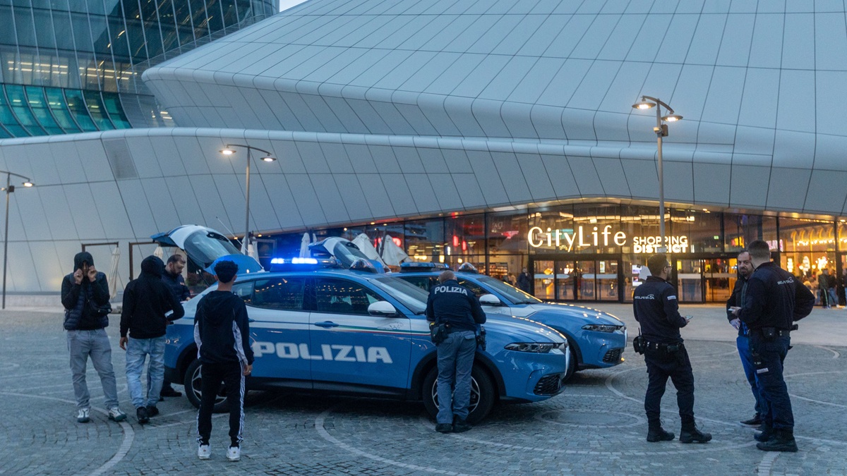 Emergenza sicurezza a Milano: dalle stazioni alla movida, la “città delle lame” e la nuova violenza urbana Emergenza sicurezza a Milano: dalle stazioni alla movida, la “città delle lame” e la nuova violenza urbana