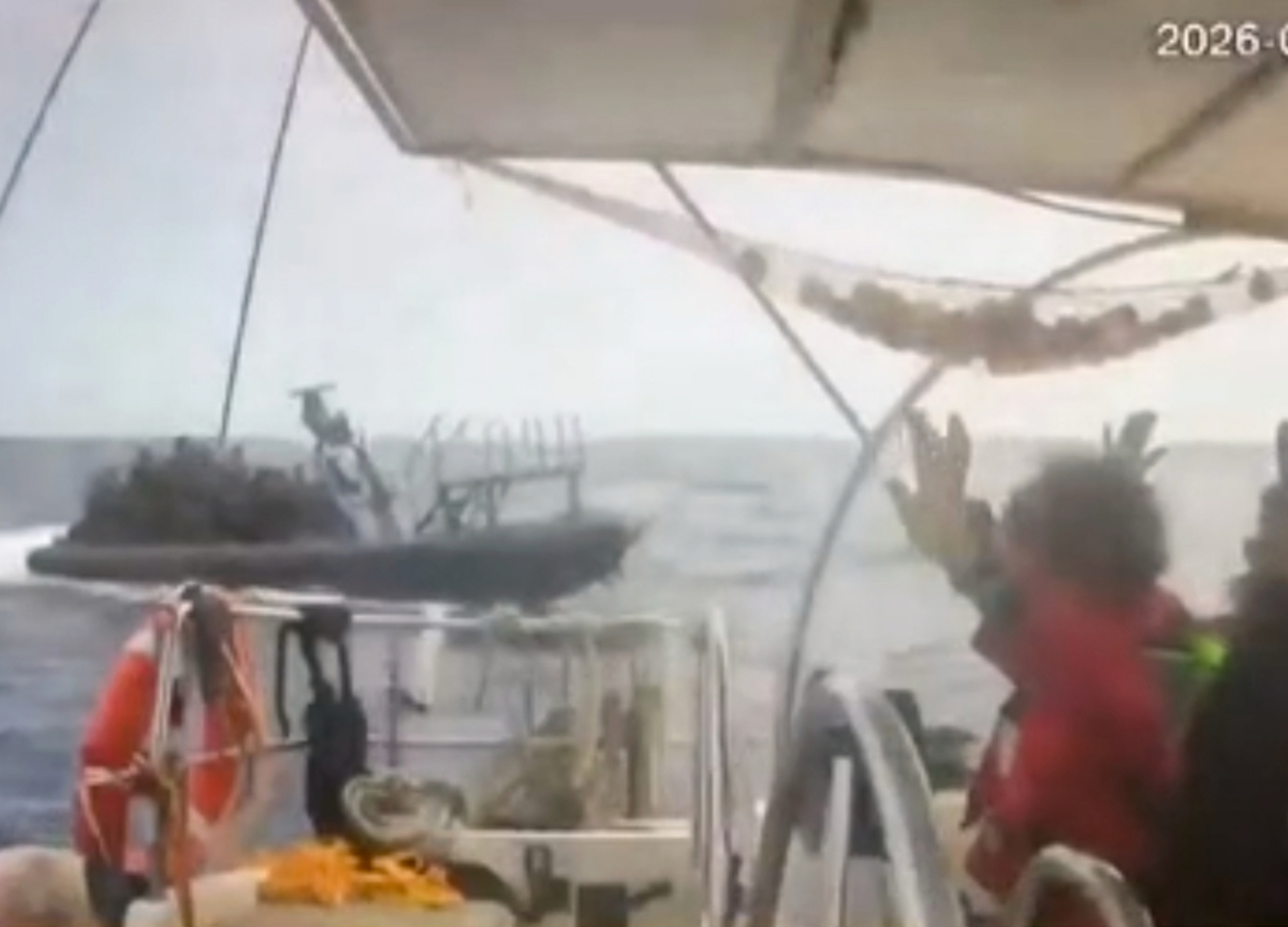 Flotilla, “spari contro le barche”. I 430 attivisti portati in Israele. Tajani chiede garanzie sull’incolumità degli italiani Flotilla, “spari contro le barche”. I 430 attivisti portati in Israele. Tajani chiede garanzie sull’incolumità degli italiani