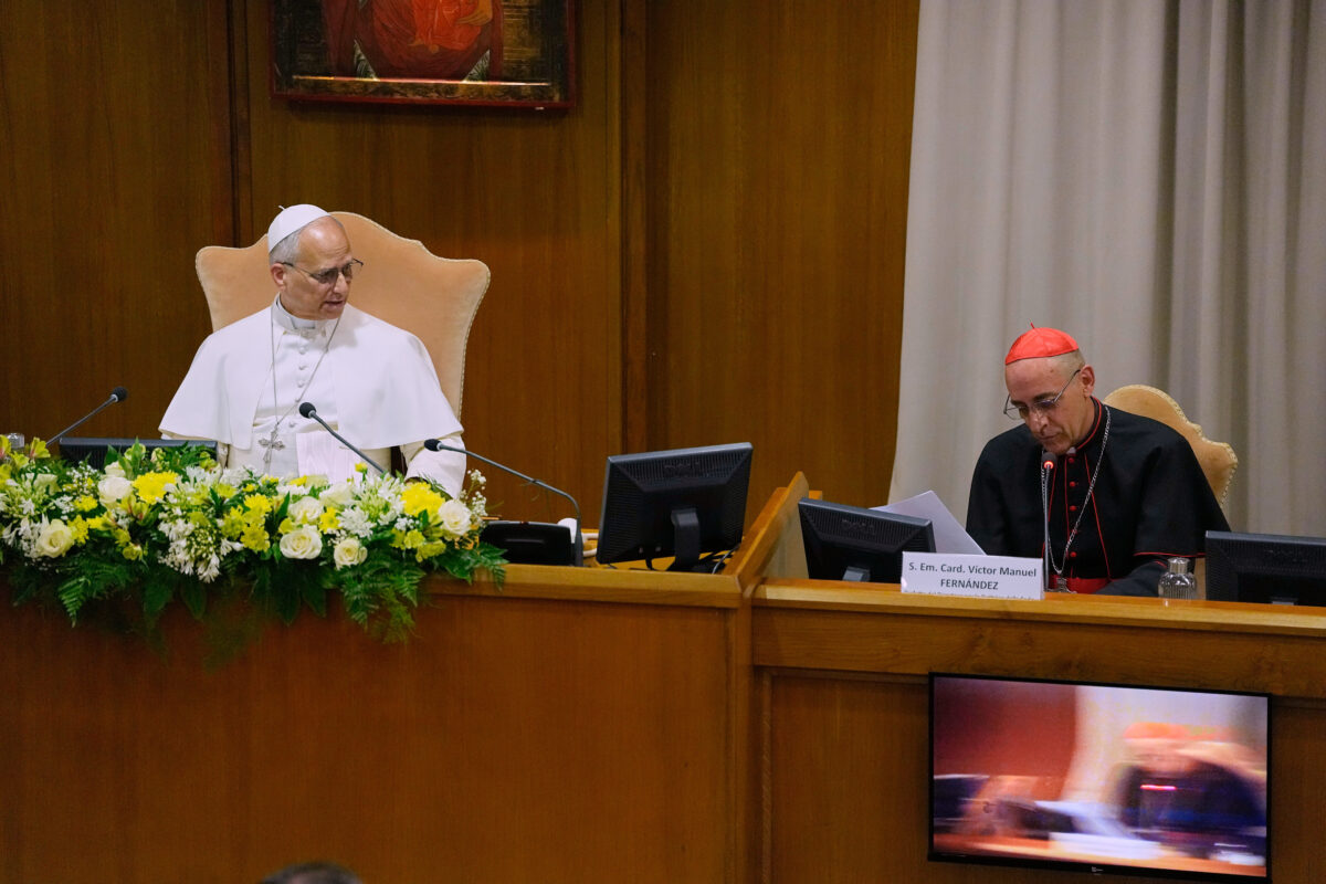 Papa Leone XIV, dal Signore degli Anelli a Platone: tutte le citazioni nell’enciclica sull’AI Papa Leone XIV, dal Signore degli Anelli a Platone: tutte le citazioni nell’enciclica sull’AI