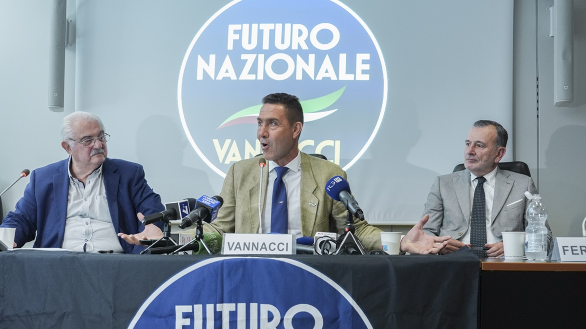 Vannacci si allarga in Lombardia: la road map per creare un gruppo al Pirellone entro giugno Vannacci si allarga in Lombardia: la road map per creare un gruppo al Pirellone entro giugno