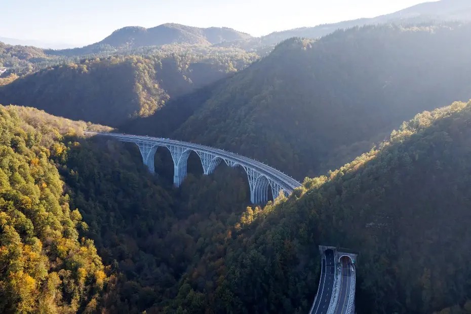 Autostrade per l’Italia presenta al Festival dell’Economia di Trento la mostra “Italia in movimento. Autostrade e futuro” Autostrade per l’Italia presenta al Festival dell’Economia di Trento la mostra “Italia in movimento. Autostrade e futuro”