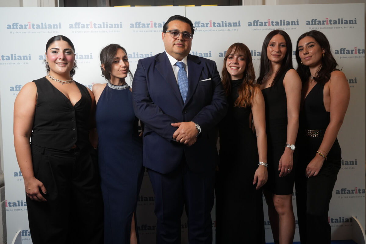 Affaritaliani festeggia 30 anni di informazione libera e indipendente: guarda tutte le foto della festa Affaritaliani festeggia 30 anni di informazione libera e indipendente: guarda tutte le foto della festa