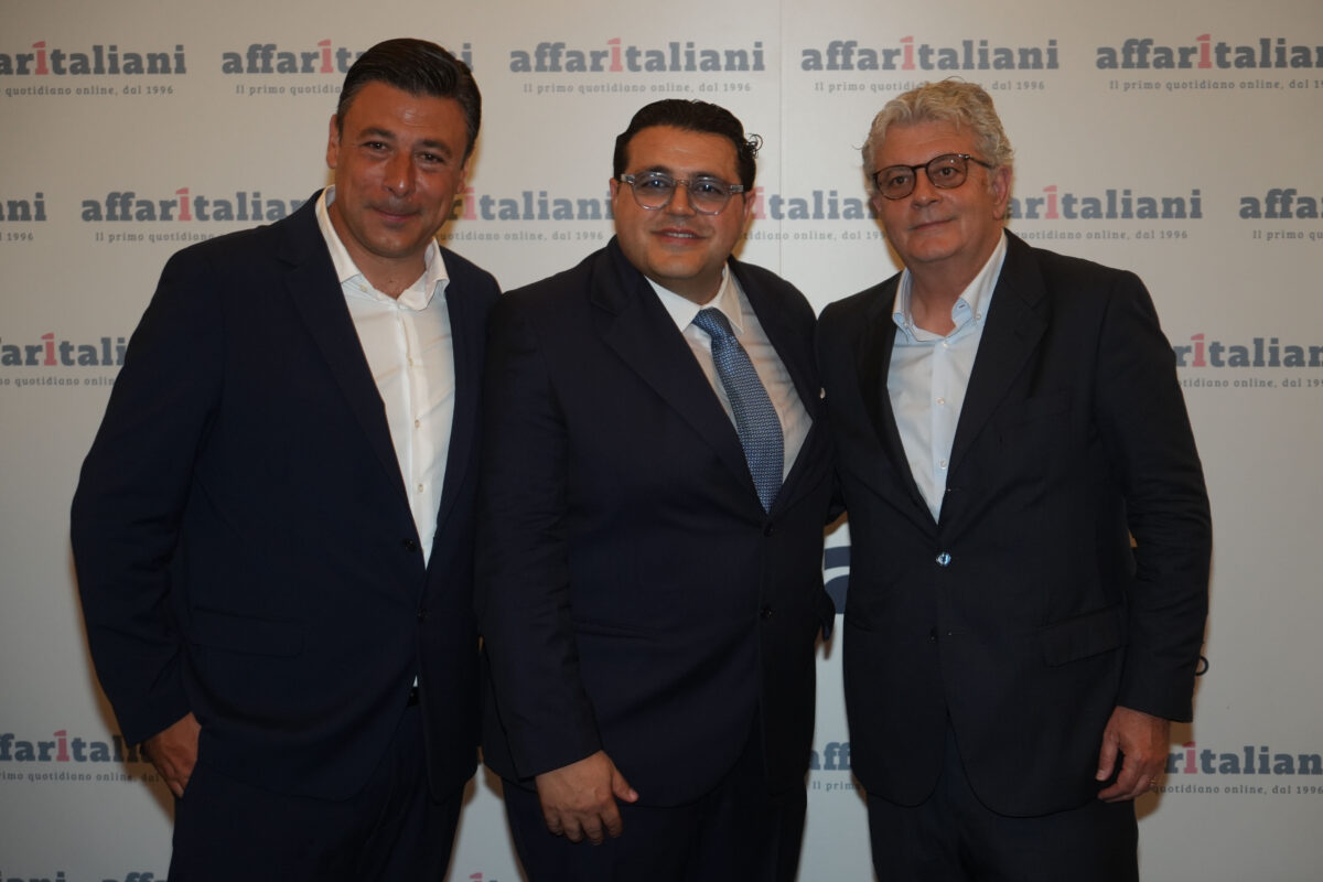 Affaritaliani festeggia 30 anni di informazione libera e indipendente: guarda tutte le foto della festa Affaritaliani festeggia 30 anni di informazione libera e indipendente: guarda tutte le foto della festa